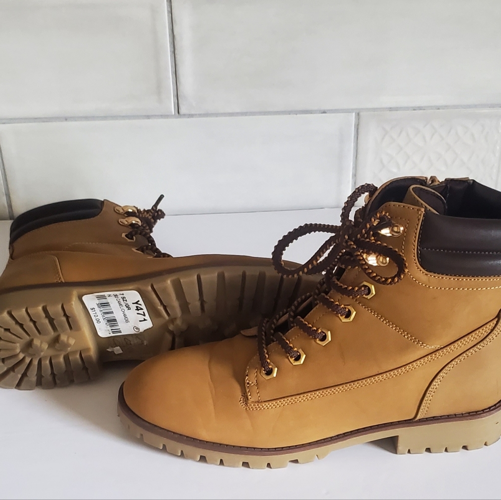 NWT Le Chateau 7 Indie Sleeze High Street Gorpcore Vegan Lace Up Combat Boots - Picture 11 of 12